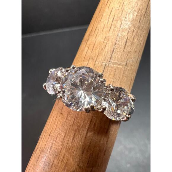 Vintage 3 stone CZ sterling silver ring size 7 - Picture 12 of 16